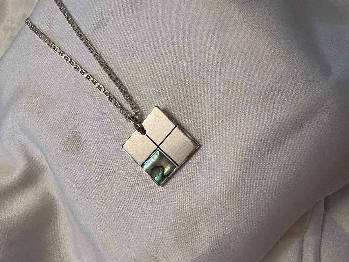 Ray Necklace