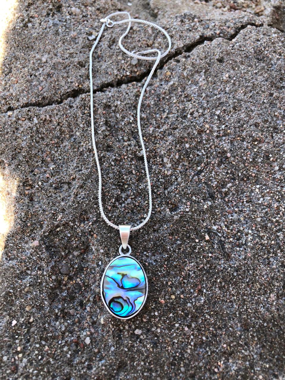 Signature oval mother of pearl blue necklace