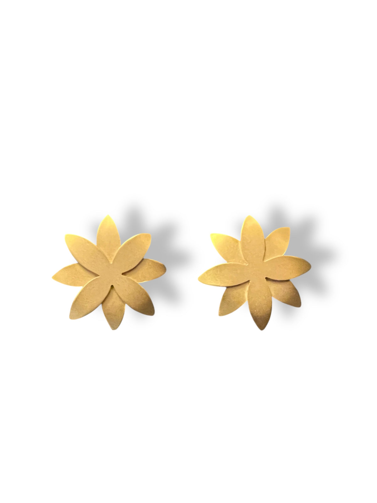 Stud Daisy Earrings