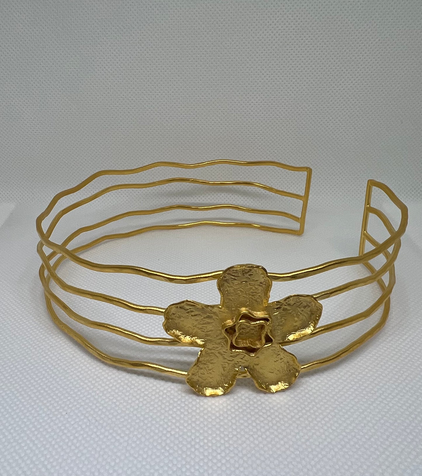 Snowflake choker