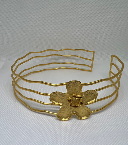 Snowflake choker