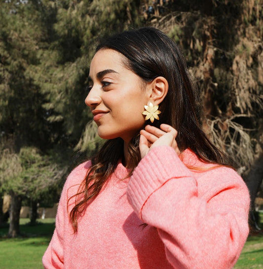 Stud Daisy Earrings
