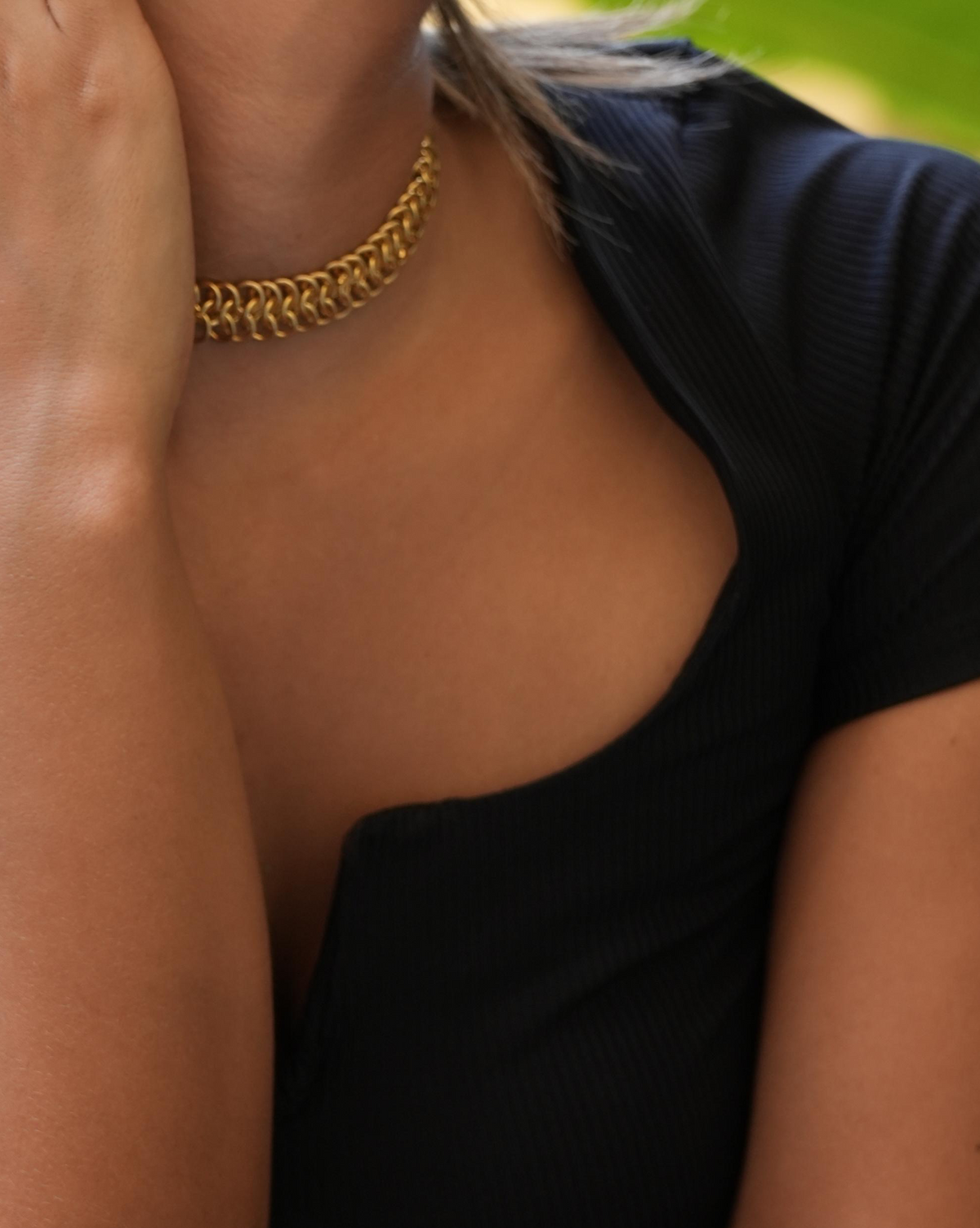 Goldplated glam choker