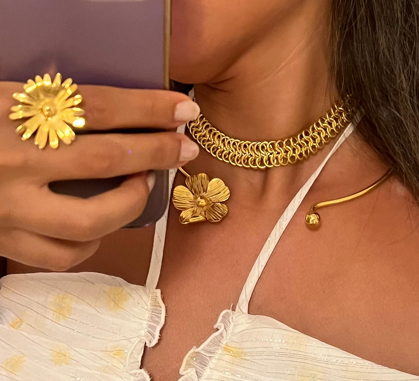 Flower choker