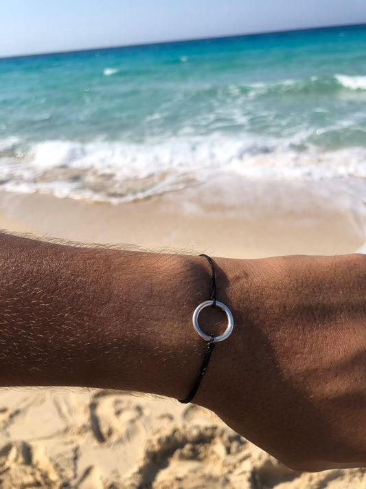 Hollow circlet bracelet