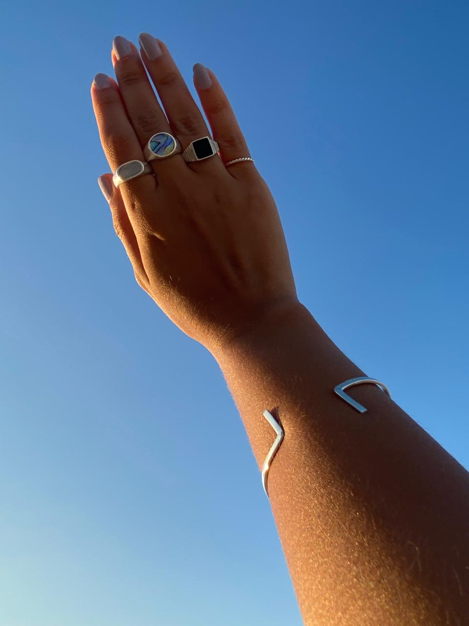 Opposite dashes sterling silver bracelet